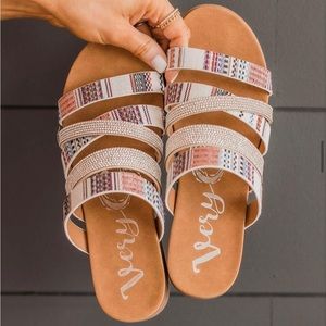 Very G Ginger boho bohemian tribal western Aztec embroidered Strappy Sandals